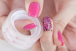 Также, скотчем, можно почистить и кутикулу